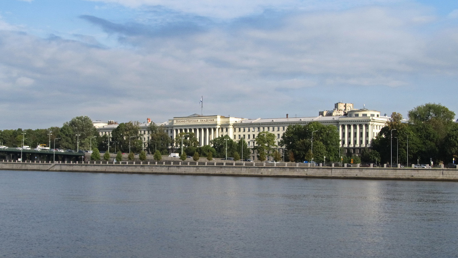 Санкт-Петербург, Ушаковская набережная, 17