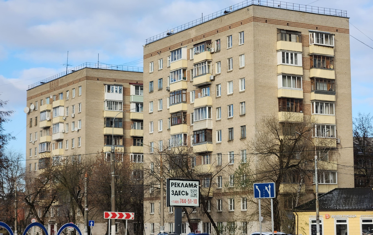 Подольск, Комсомольская улица, 42Б; Комсомольская улица, 42А