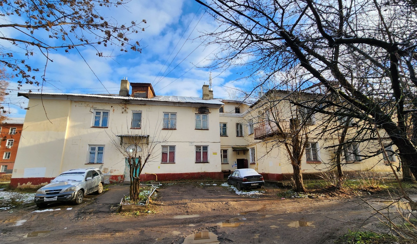Podolsk, Литейная улица, 28 / Улица Подольских Курсантов, 10