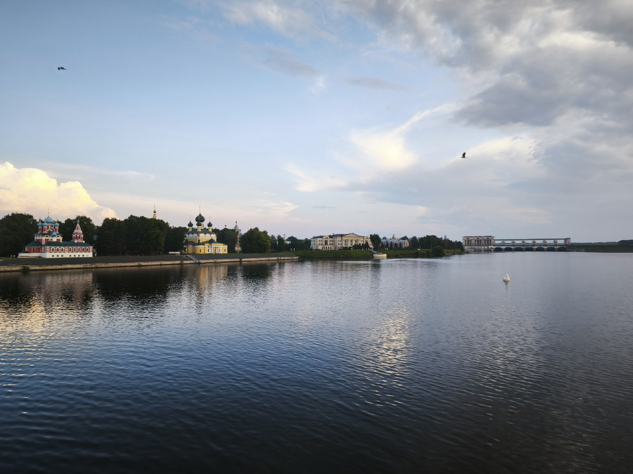 Углич, Кремль, 3; Кремль, 5; Спасская улица, 33; Успенская площадь, 8