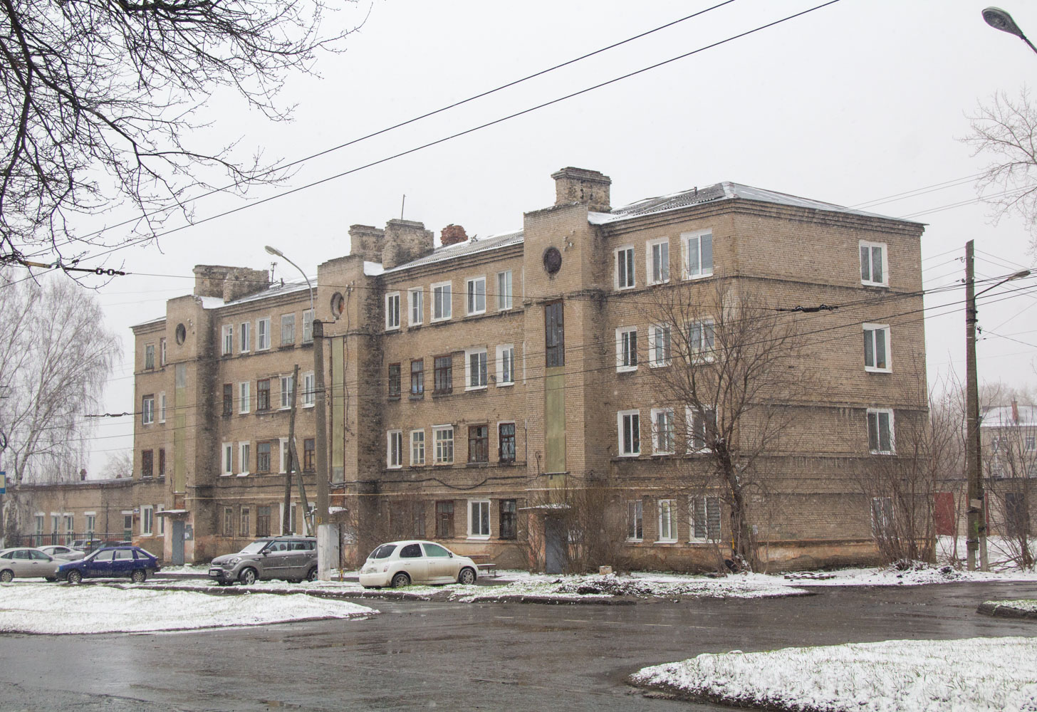 Березники, Улица Деменева, 1