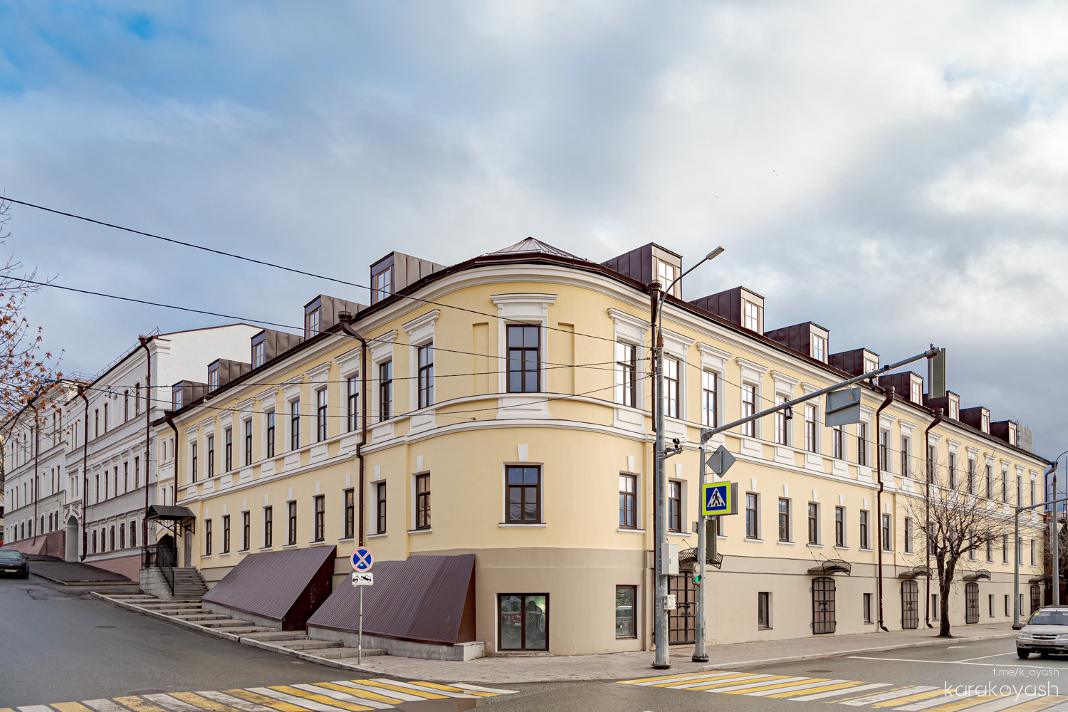 Kazan, Профсоюзная улица, 5 / Улица Мусы Джалиля, 16; Улица Мусы Джалиля, 18 / Улица Рахматуллина, 2