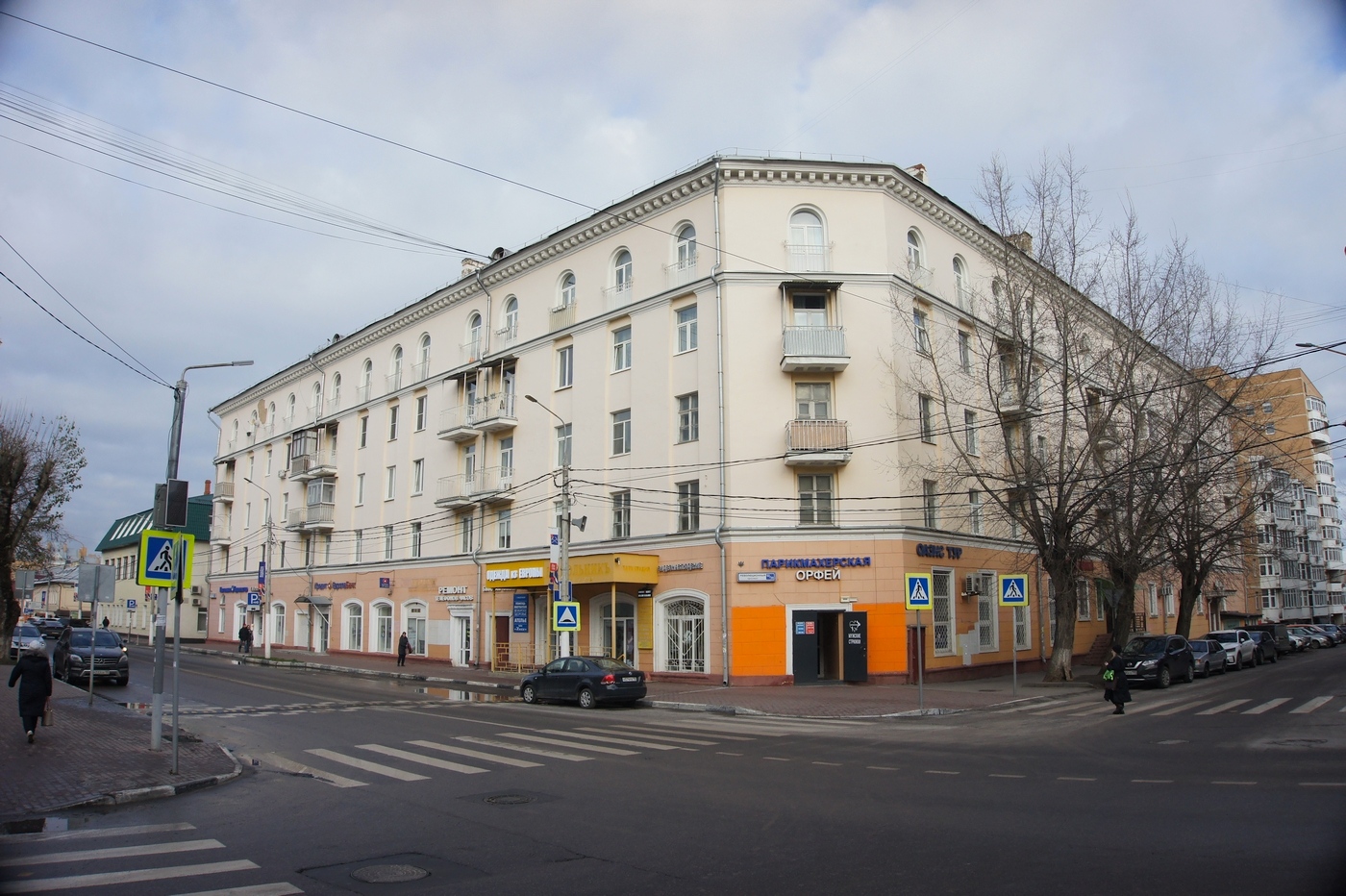 Подольск, Революционный проспект, 52 / Советская улица, 39