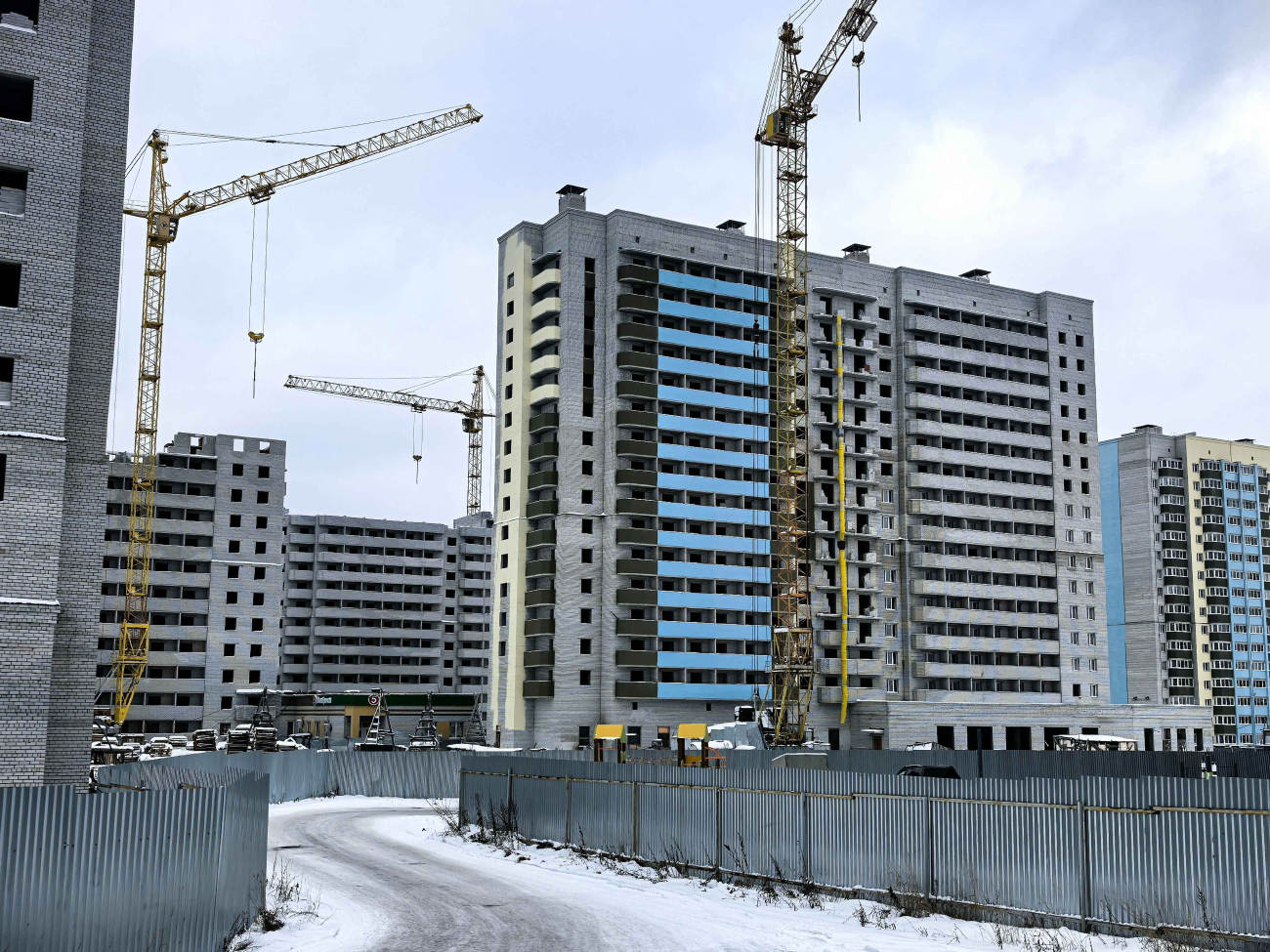 Вологда, Улица Ломоносова, 4 корп. (?); Архангельская улица, 12