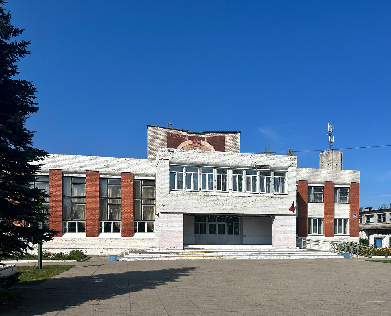 Farynava, Центральная улица, 1А