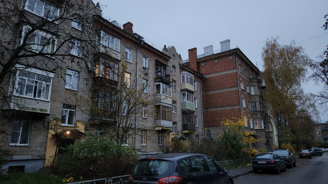 Жуковский, Улица Чкалова, 37; Улица Маяковского, 22