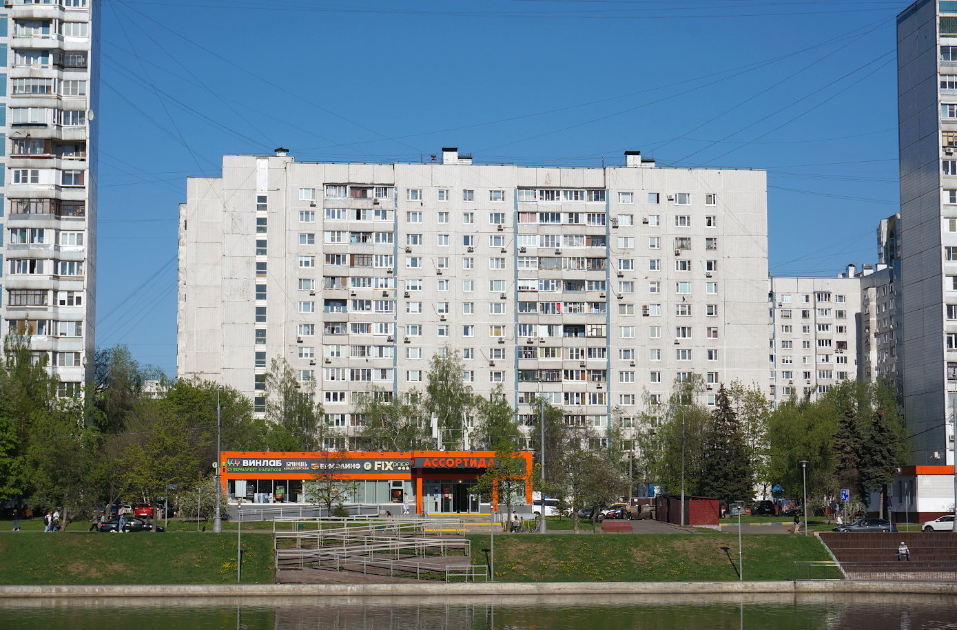 Москва, Паромная улица, 9 корп. 4; Братеевская улица, 33 корп. 2 (подъезд 3); Братеевская улица, 33 корп. 2 (подъезды 1-2)