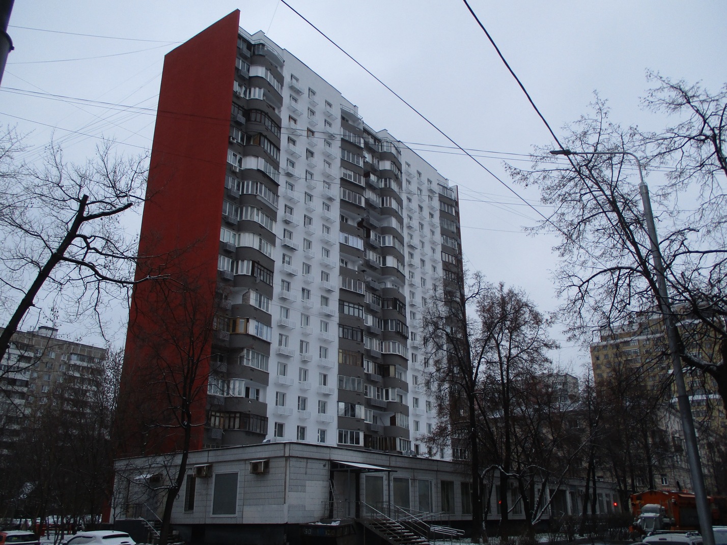 Москва, Средняя Первомайская улица, 38 / 13-я Парковая улица, 7