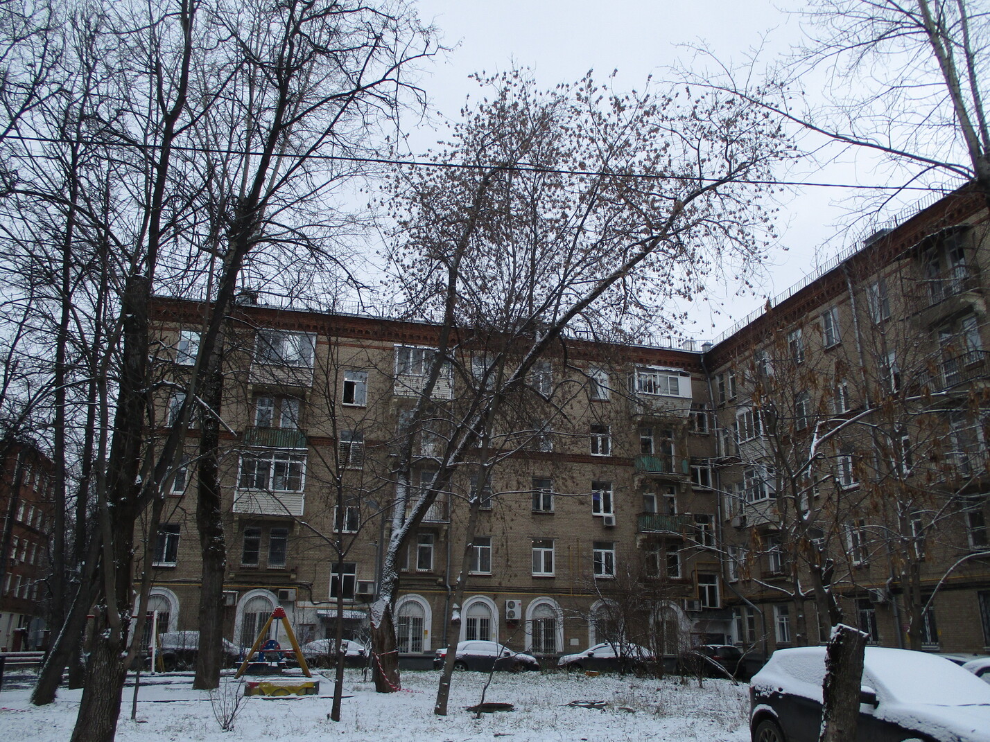 Moskau, Средняя Первомайская улица, 44