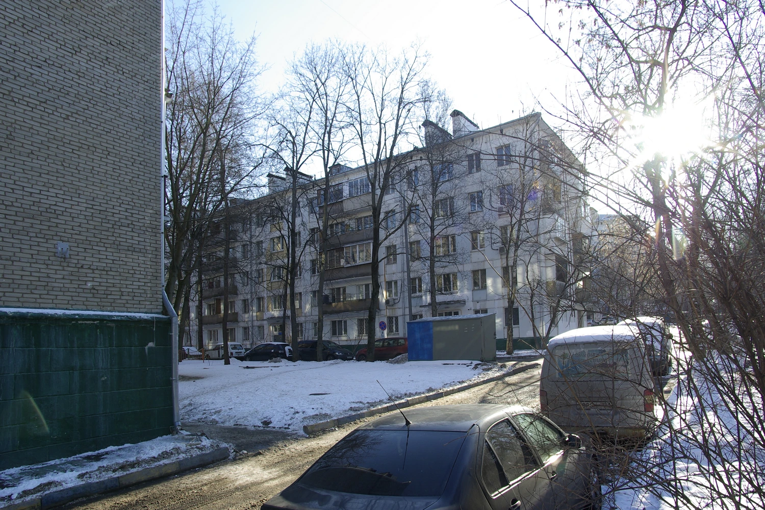 Москва, Азовская улица, 8