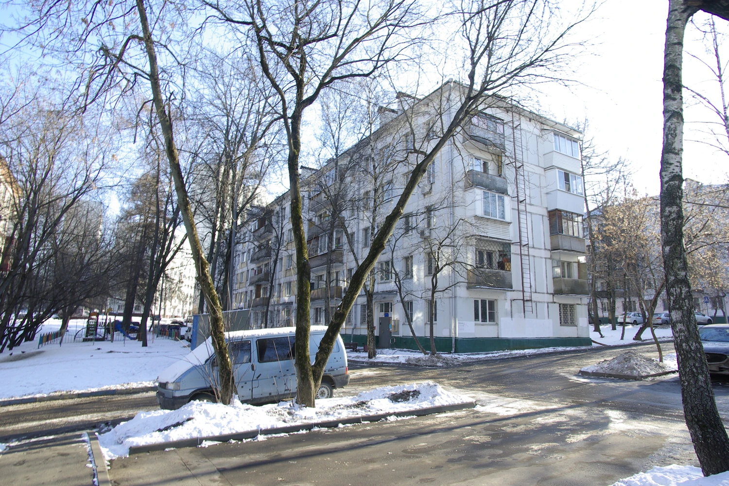 Москва, Азовская улица, 8