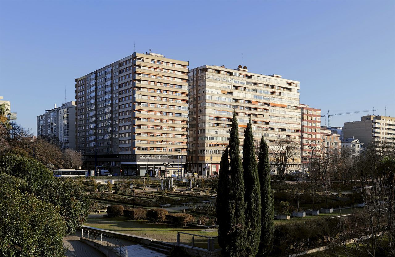 Вальядолид, Plaza del Poniente, 5; Plaza del Poniente, 6; Paseo de Isabel la Católica, 10; Paseo de Isabel la Católica, 9
