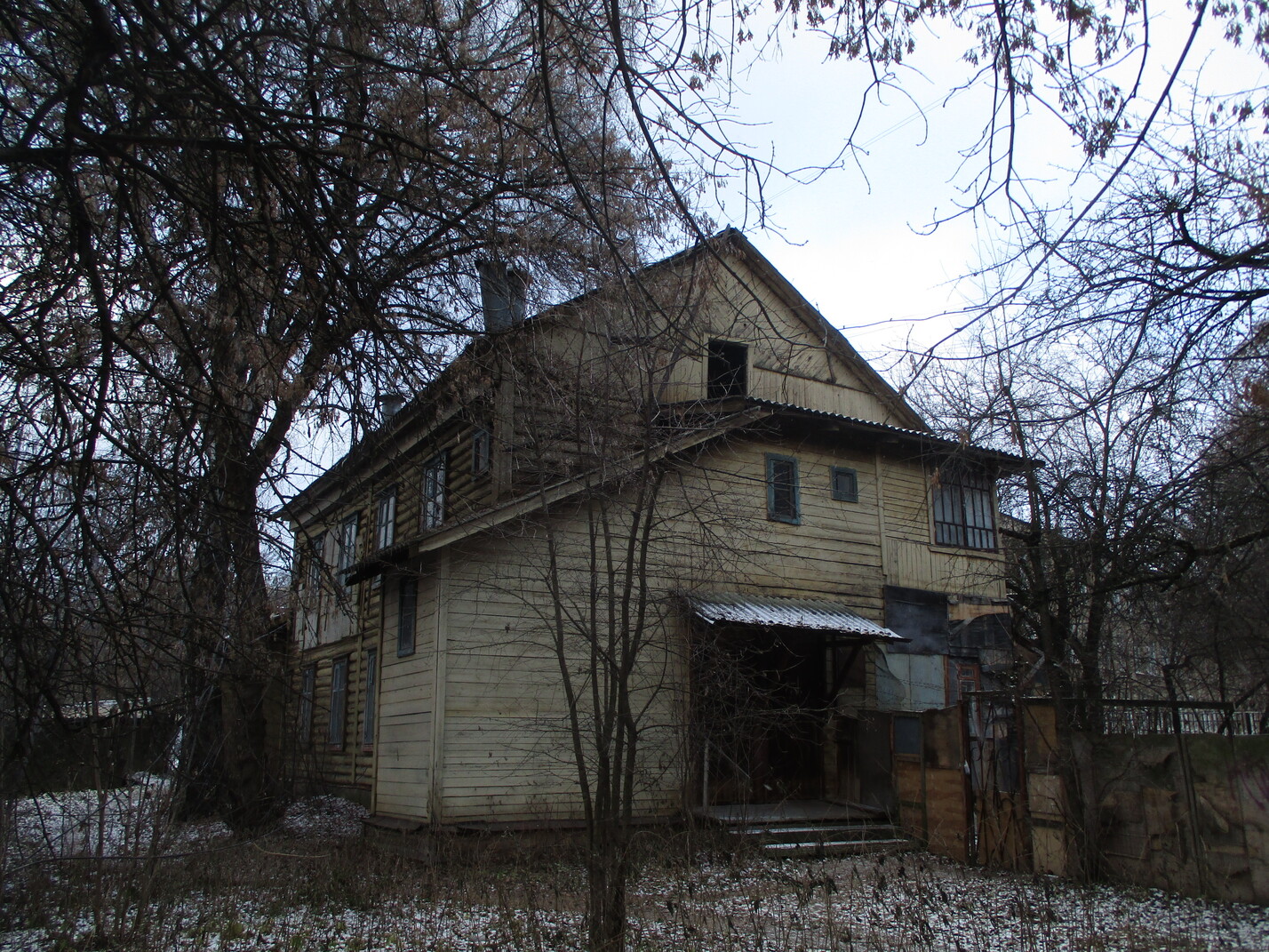 Щёлково, 1-й Центральный проезд, 3 / Коммунистическая улица, 1