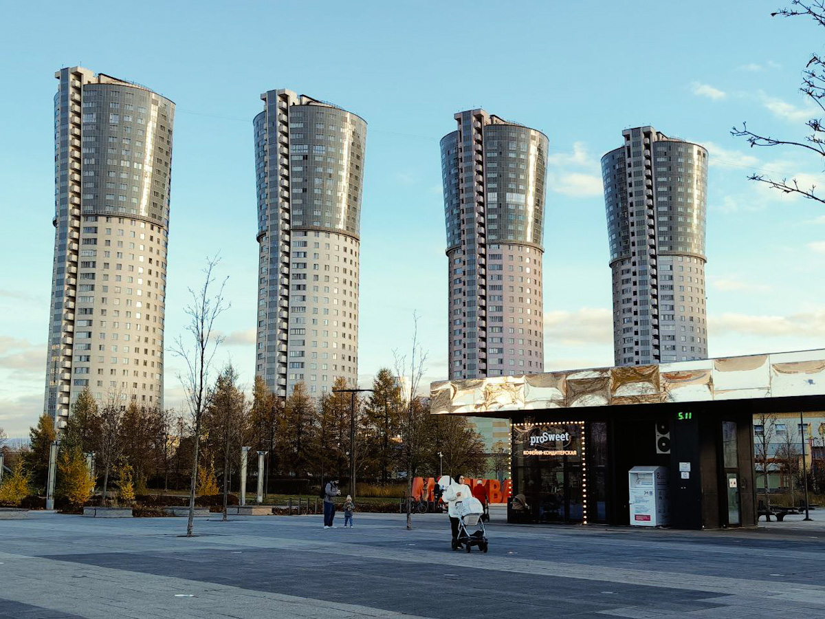 Moskva, Ходынский бульвар, 5 корп. 1; Ходынский бульвар, 5 корп. 2; Ходынский бульвар, 5 корп. 3; Ходынский бульвар, 5 корп. 4