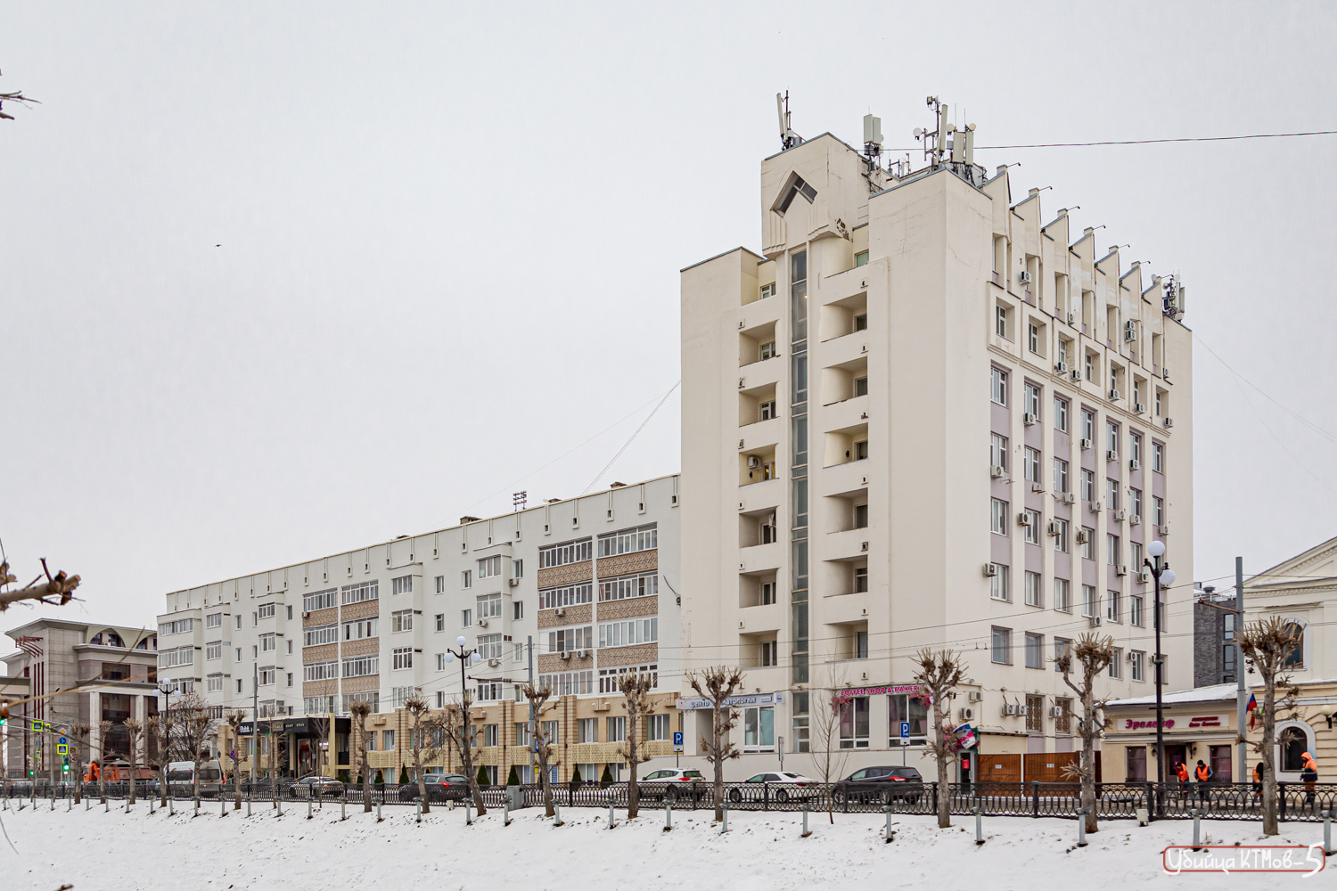 Казань, Лево-Булачная улица, 56 / Улица Парижской Коммуны, 2; Лево-Булачная улица, 56