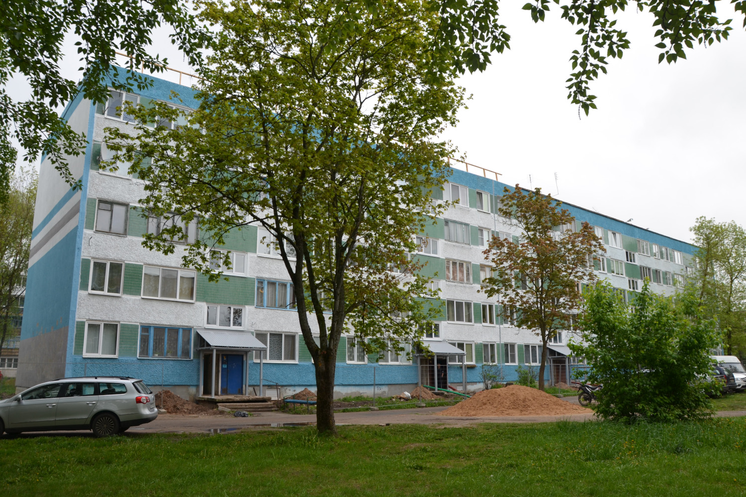 Лошница, Молодёжная улица, 25