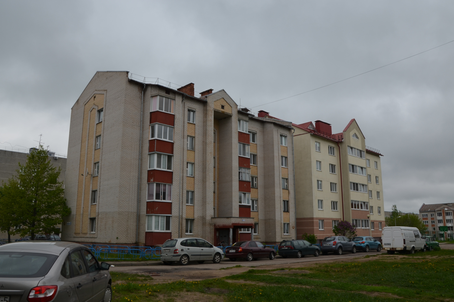 Лошница, Молодёжная улица, 58; Молодёжная улица, 59