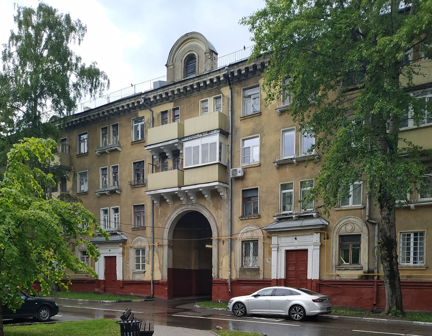 Москва, Саратовская улица, 12 / 2-й Саратовский переулок, 2