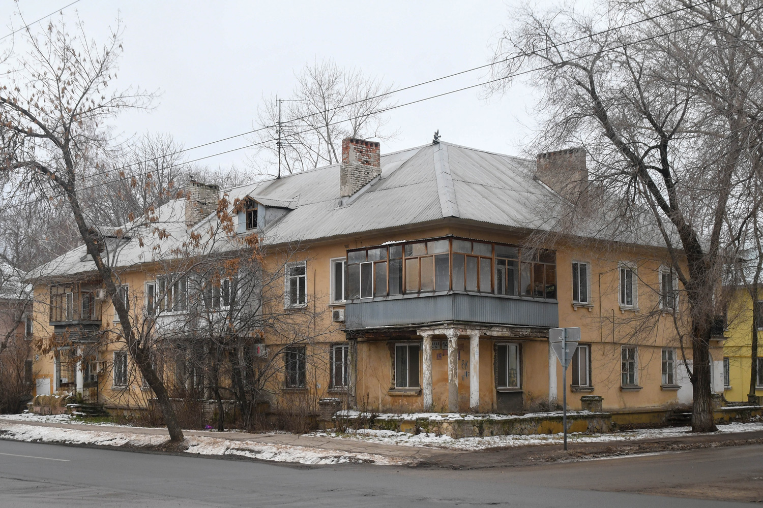 Samara, Фасадная улица, 14 / Торговый переулок, 21