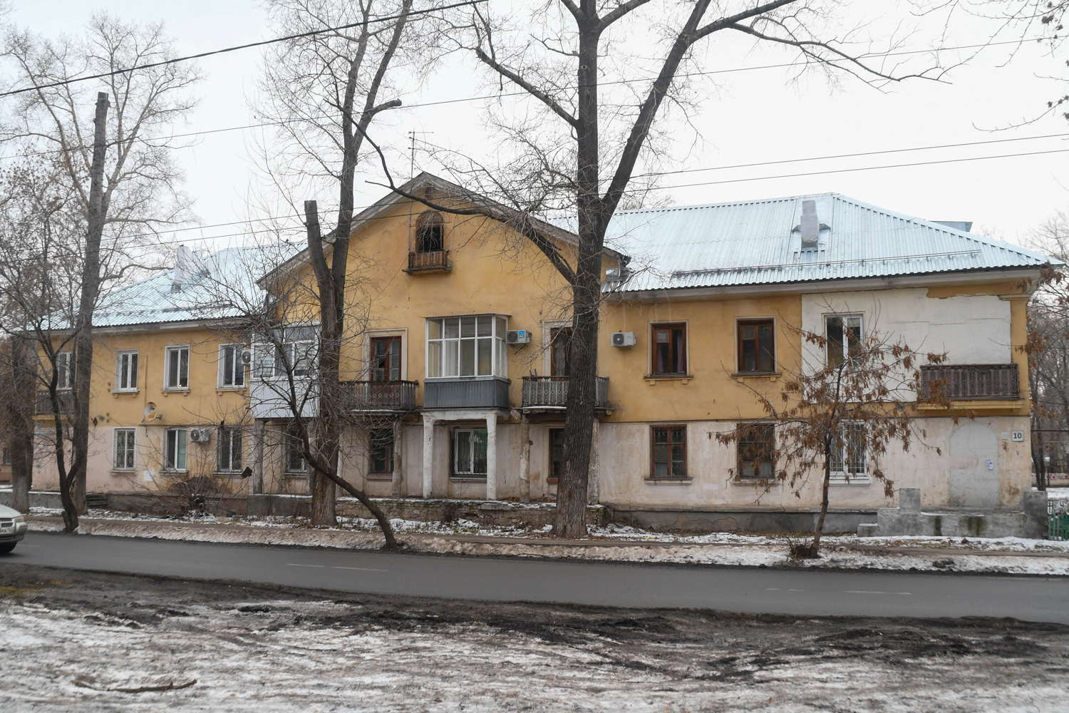 Samara, Фасадная улица, 10 / Молодёжный переулок, 16