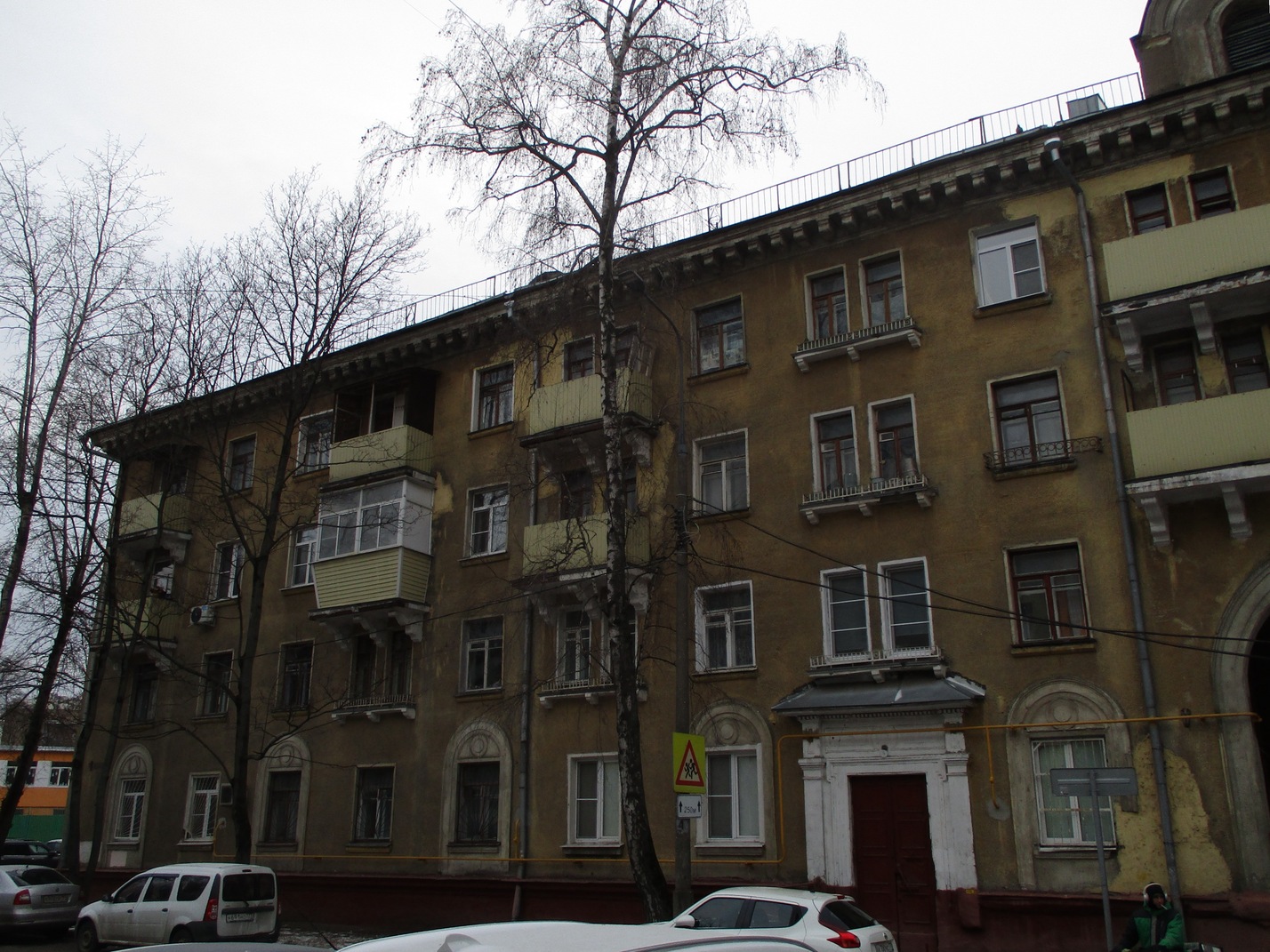 Москва, Саратовская улица, 12 / 2-й Саратовский переулок, 2