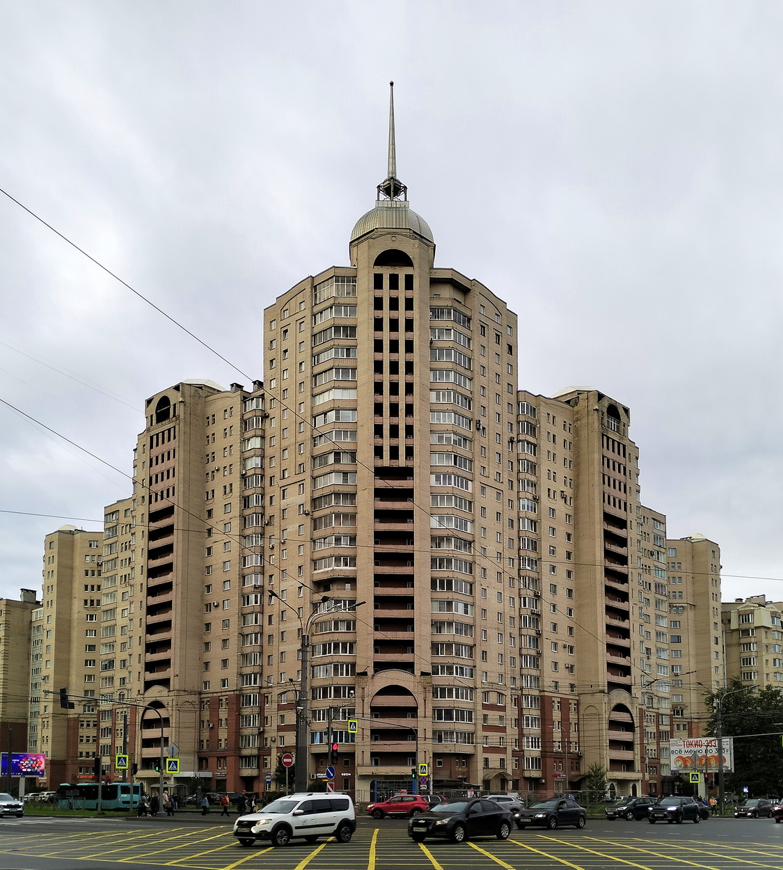 Санкт-Петербург, Богатырский проспект, 2 / Коломяжский проспект, 20