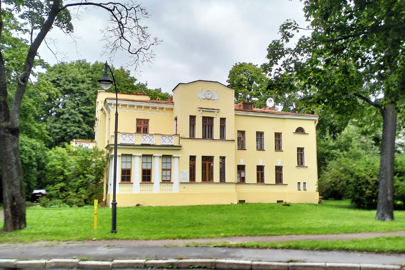 Санкт-Петербург, Набережная реки Малой Невки, 25