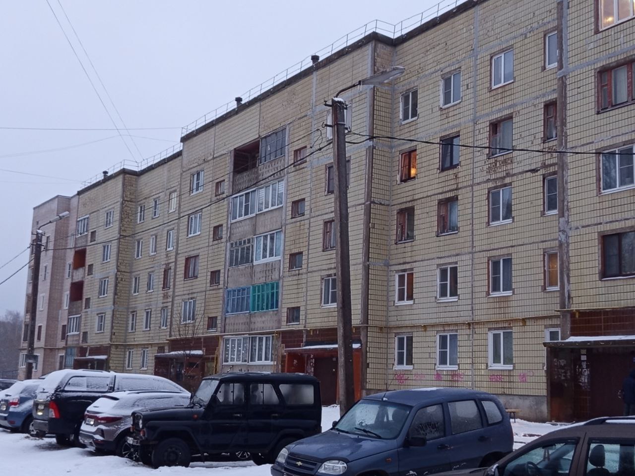 Пикалёво, 5-й микрорайон, 1