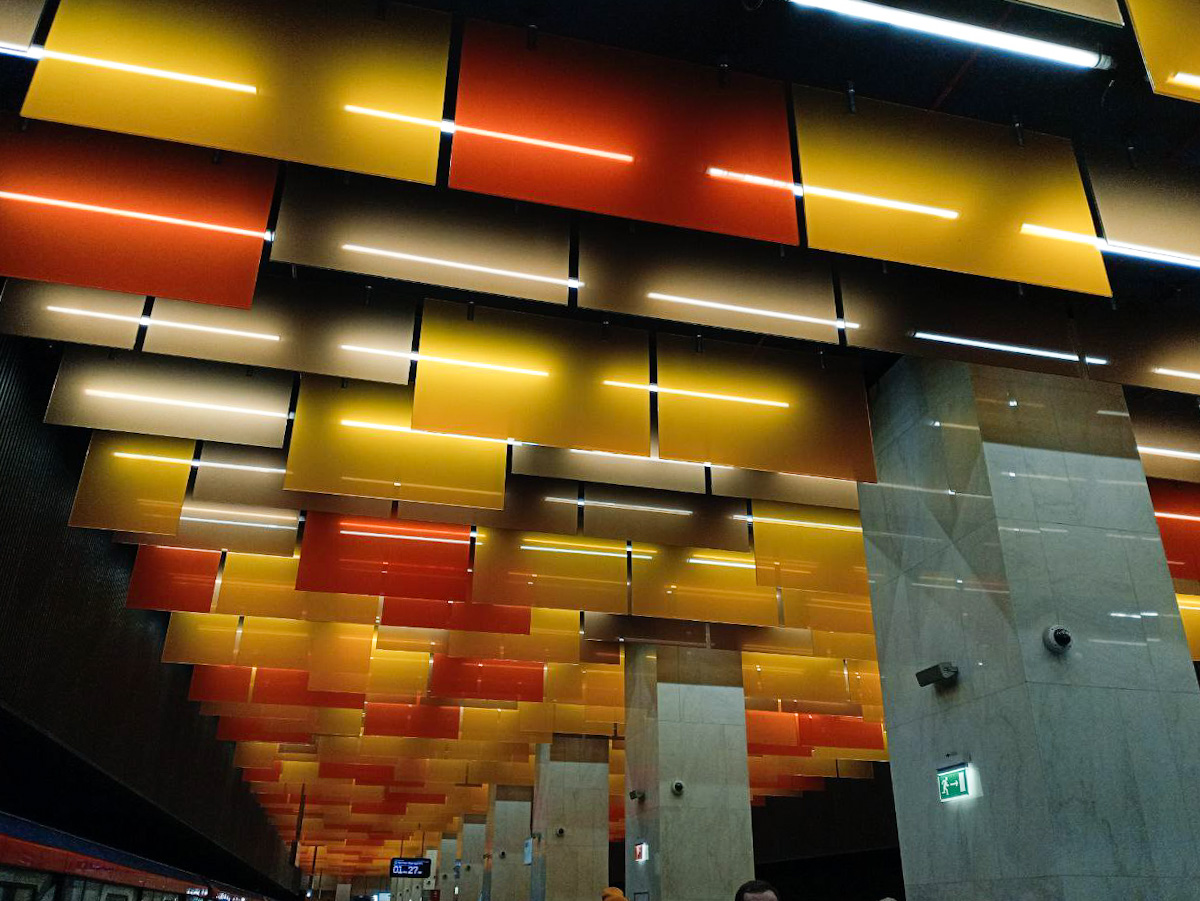 Москва, Большая Кольцевая линия Московского метрополитена, станция метро «Новаторская»