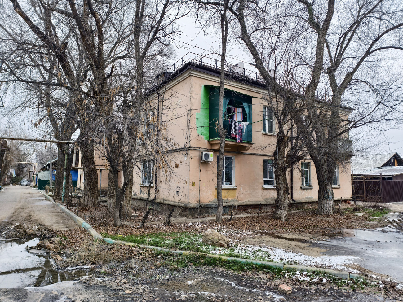 Астрахань, Заводская площадь, 27