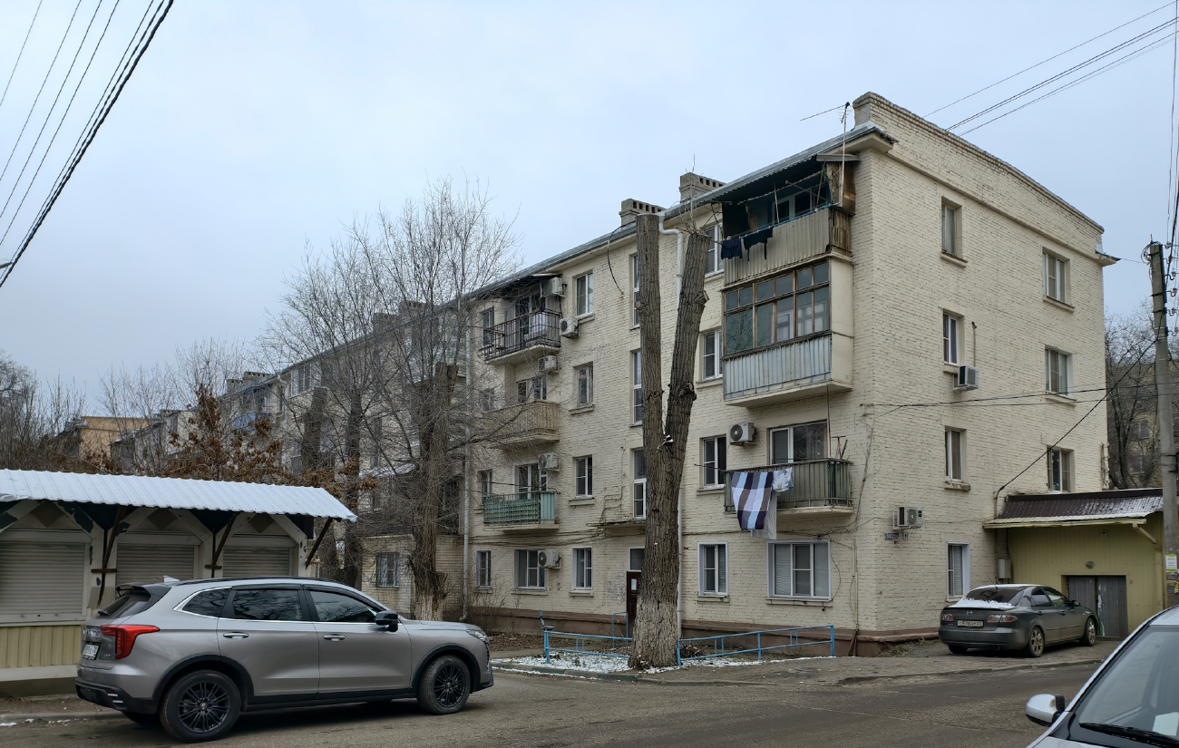 Astrakhan, Заводская площадь, 42