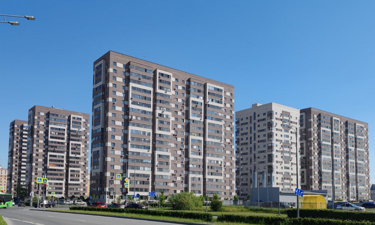 Тюмень, Улица Дмитрия Менделеева, 2; Улица Дмитрия Менделеева, 2 к1; Улица Раушана Абдуллина, 2 корп.1; Улица Дмитрия Менделеева, 2 корп.2