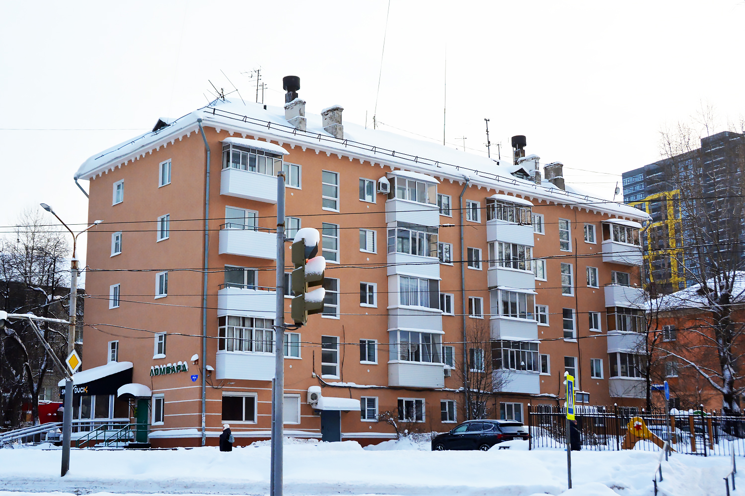 Пермь, Улица Танкистов, 34 / Улица Мира, 1