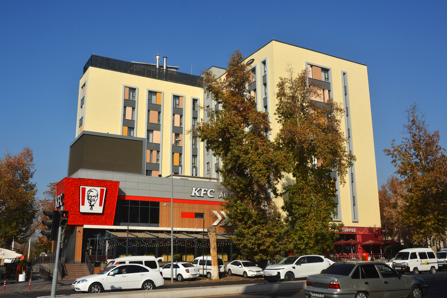 Ташкент, Улица Истикбол, 17; Улица Истикбол, 17/1