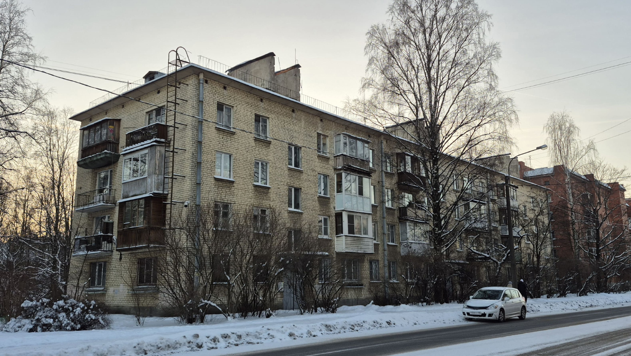 Санкт-Пецярбург, Школьная улица, 40