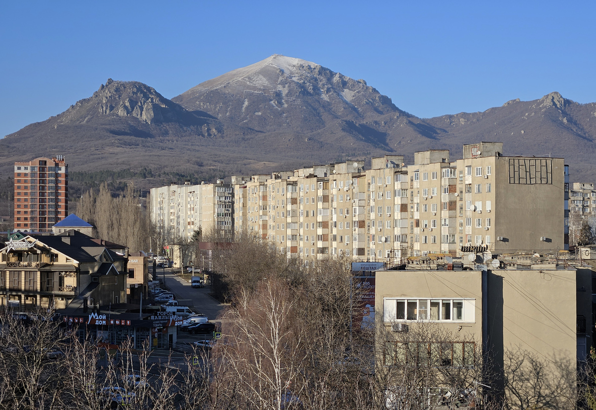 Пятигорск, Ессентукская улица, 72; Ессентукская улица, 74