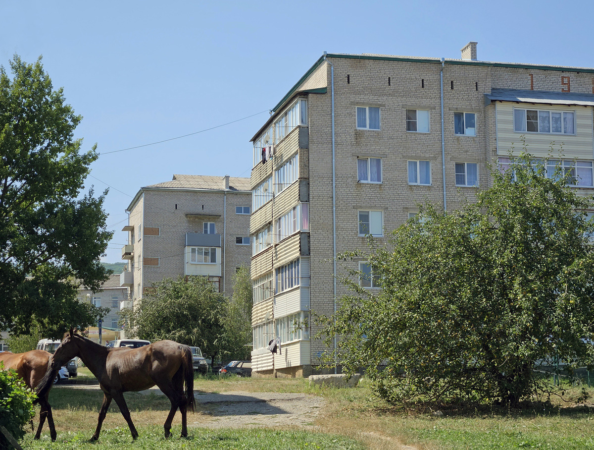 Медногорский, Улица Московская, 13; Улица Московская, 13А (Секция 1)