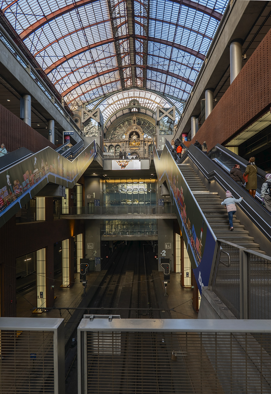 Антверпен, Koningin Astridplein, 27