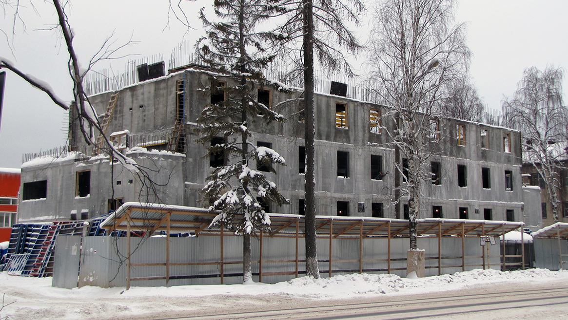 Мирный, Улица Ленина, 12