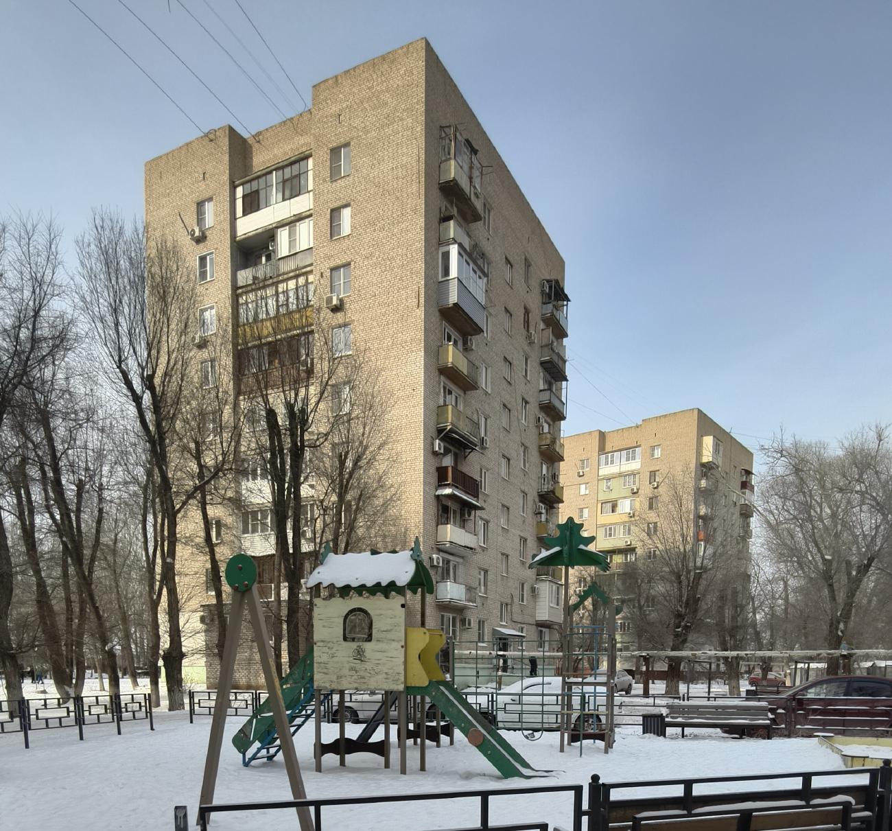 Astrakhan, Бульвар Победы, 1; Бульвар Победы, 3