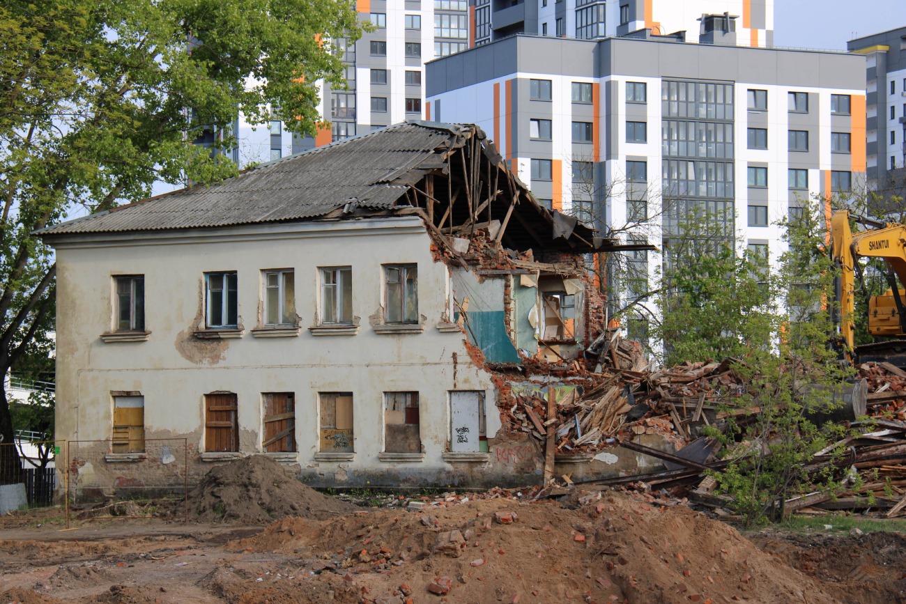Минск, Улица Станиславского, 13 / Стрелковая улица, 11; Улица Станиславского, 17