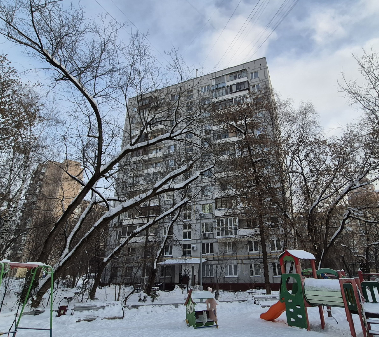 Москва, Улица Маршала Малиновского, 9