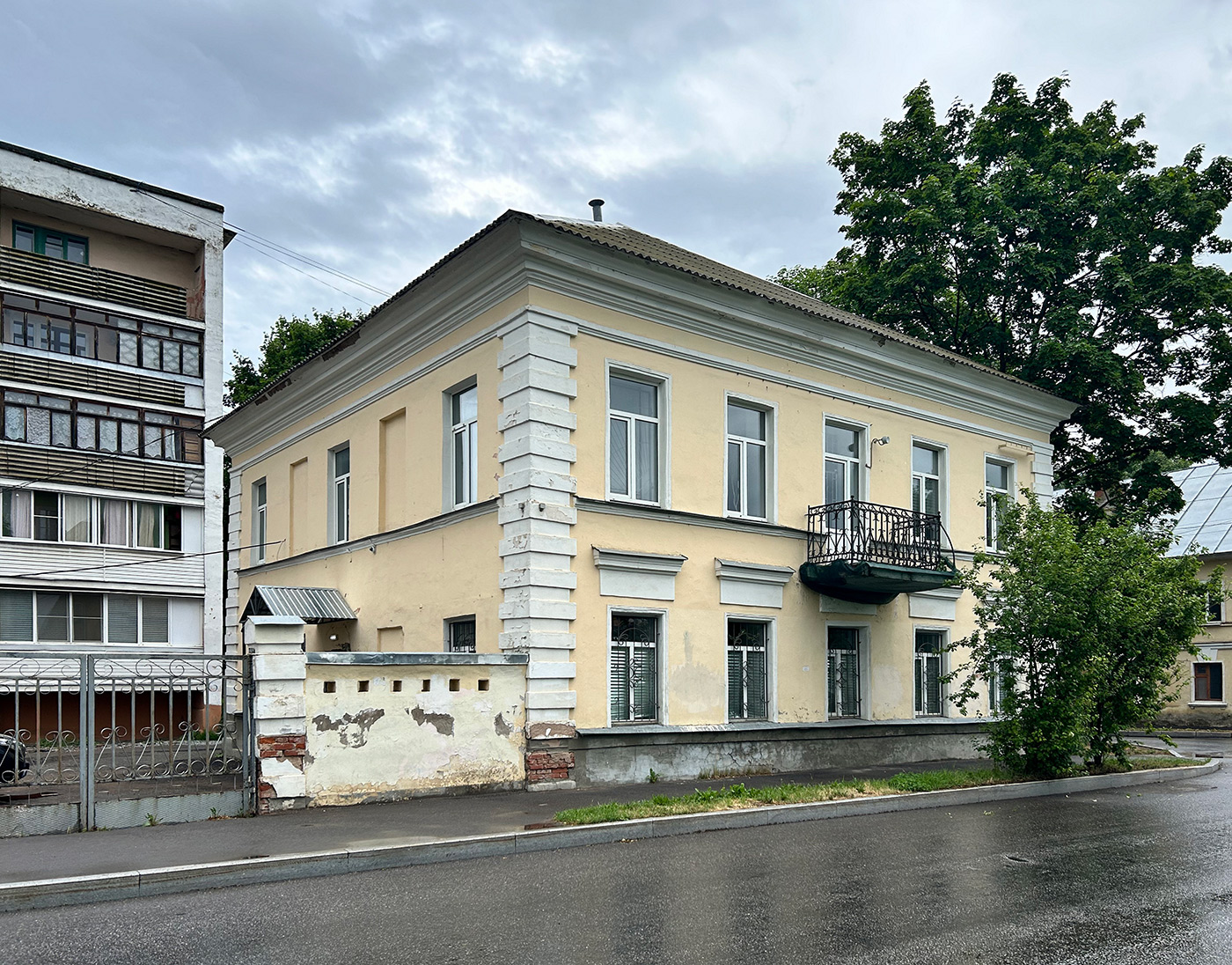 Великий Новгород, Улица Тимура Фрунзе-Оловянка, 1 / Улица Фёдоровский Ручей, 3