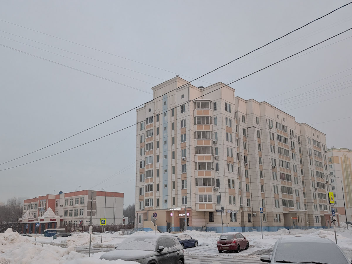 Масква, Изюмская улица, 53; Изюмская улица, 53 корп. 1