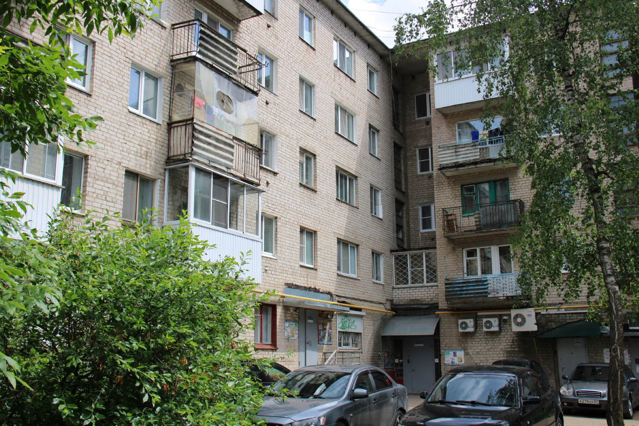 Смоленск, Улица Октябрьской Революции, 32