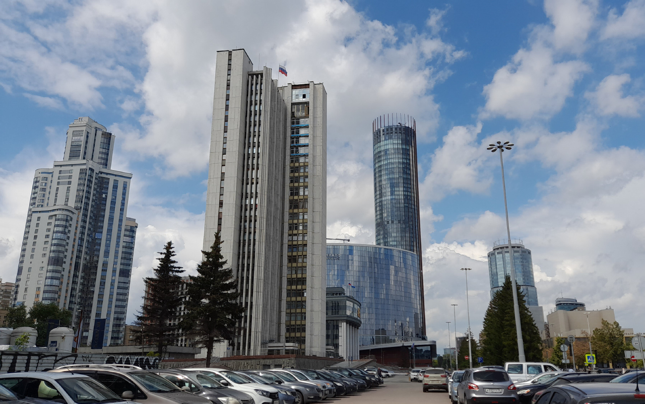 Екатеринбург, Октябрьская площадь, 1; Улица Бориса Ельцина, 10; Улица Бориса Ельцина, 8; Улица Бориса Ельцина, 6; Улица Февральской Революции, 15