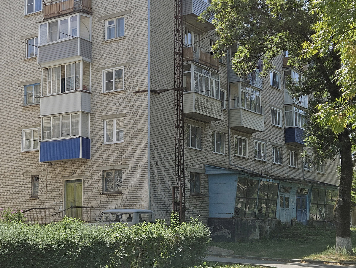 Медногорский, Улица Мира, 7