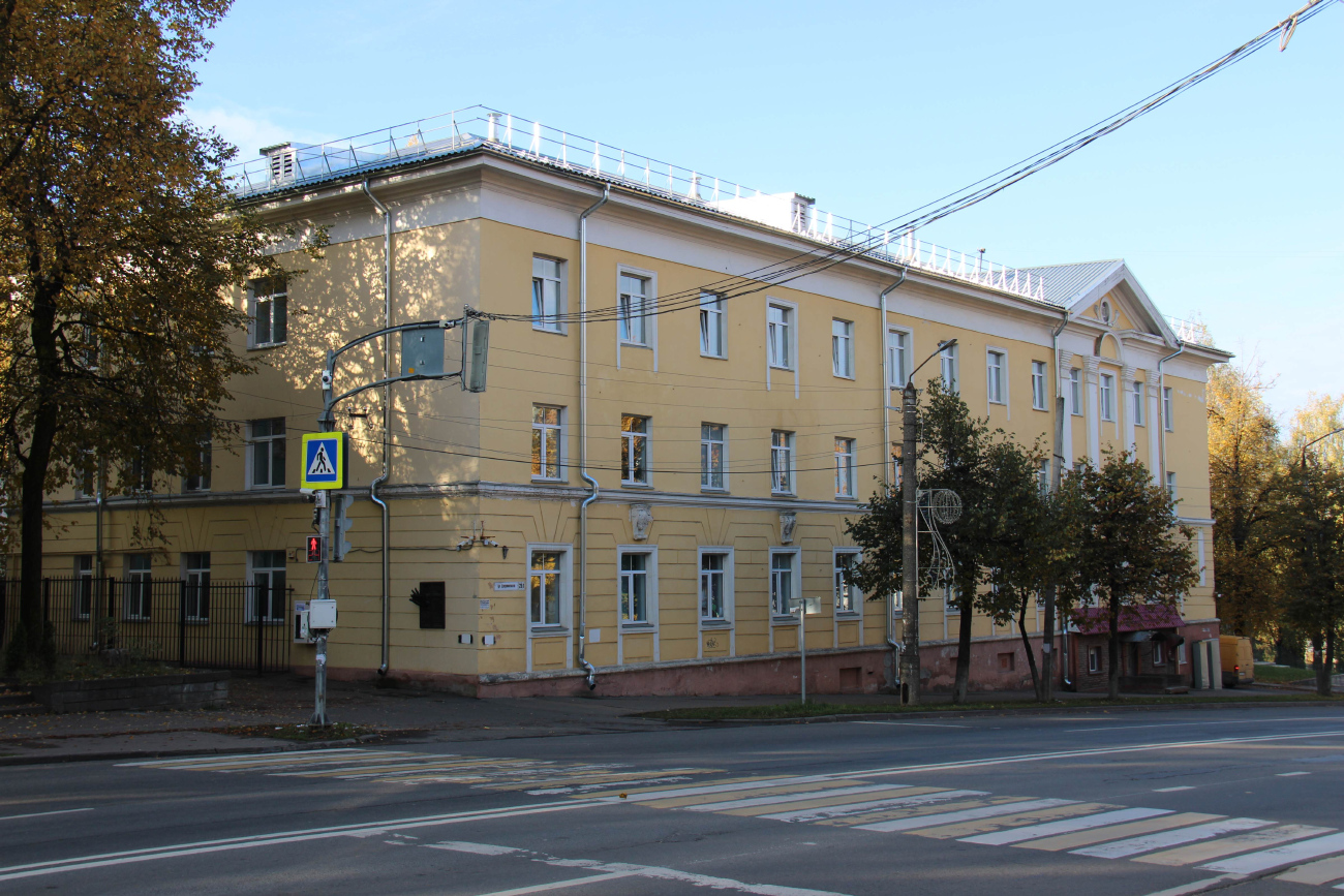 Смоленск, Улица Дзержинского, 23 / Переулок Ульянова, 1