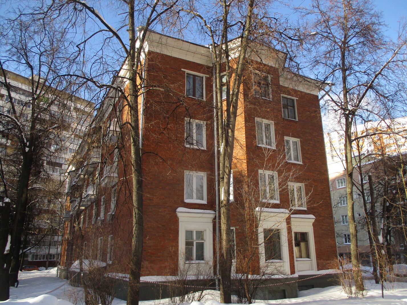 Москва, Средняя Первомайская улица, 12