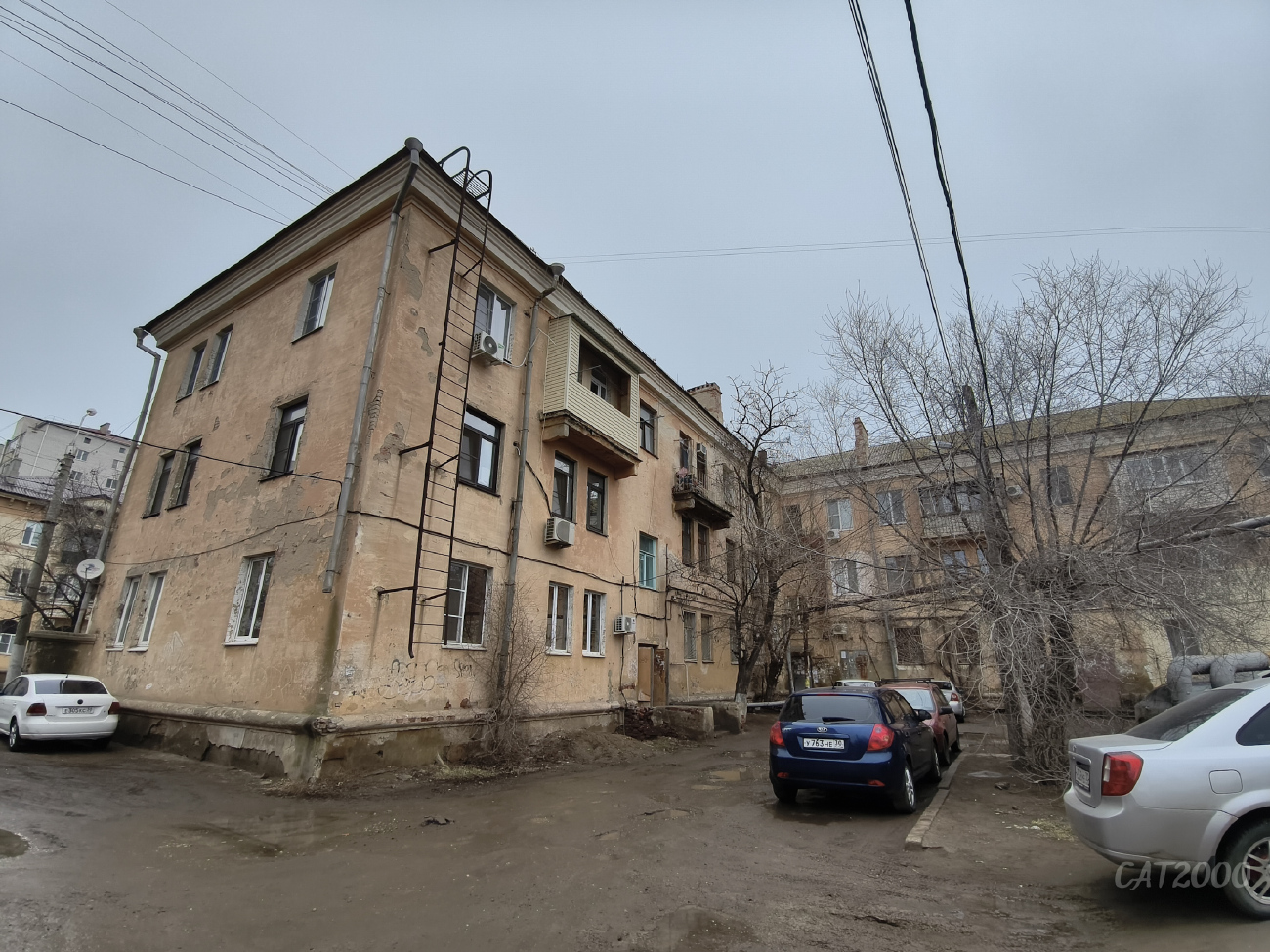 Астрахань, Улица Богдана Хмельницкого, 37 / Волжская улица, 58